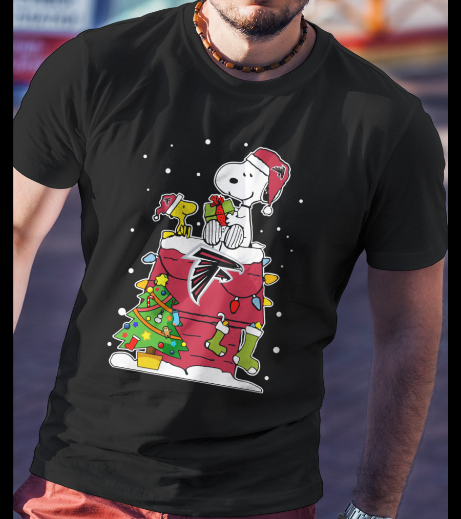 Atlanta Falcons Christmas Snoopy And Woodstock Holiday Scene T-Shirt