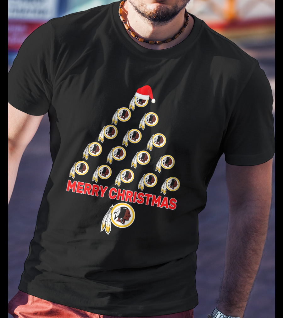 Merry Christmas Tree For Washington Redskins Fans With Santa Hat T-Shirt