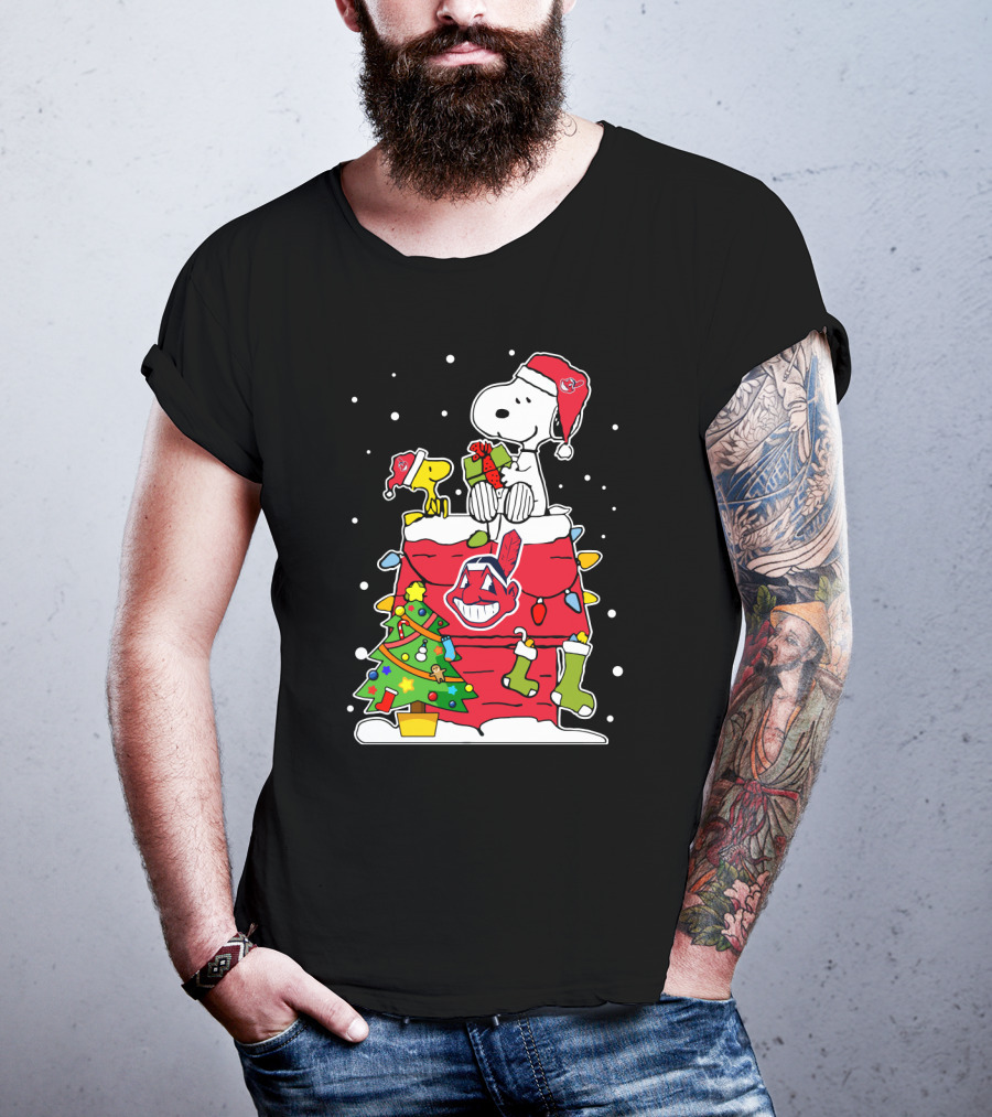 Christmas Snoopy Cleveland Indians Chief Wahoo Peanuts Holiday Scene T-Shirt