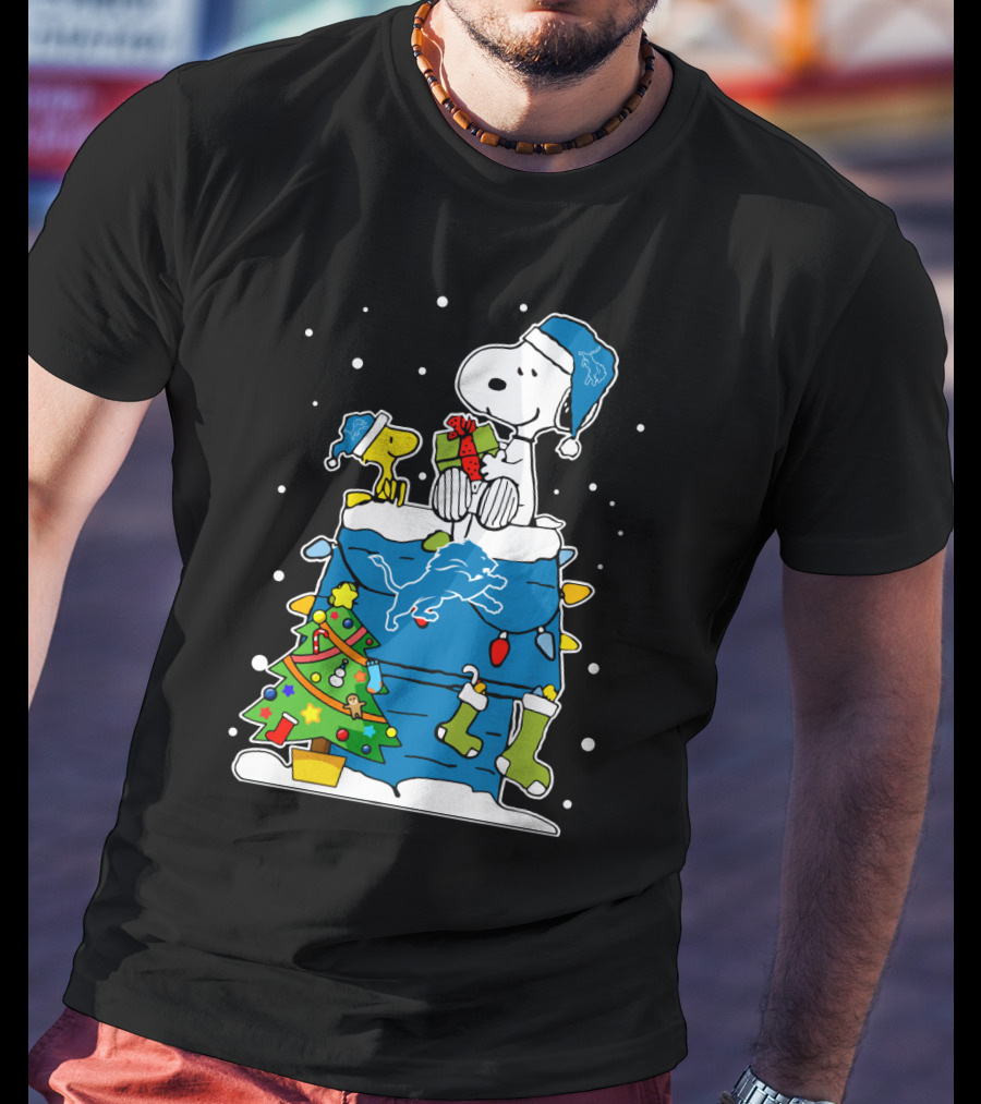 Detroit Lions Christmas Snoopy Woodstock Peanuts Holiday T-Shirt
