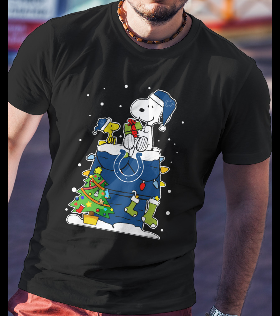 Indianapolis Colts Christmas Snoopy And Woodstock Gift Scene T-Shirt