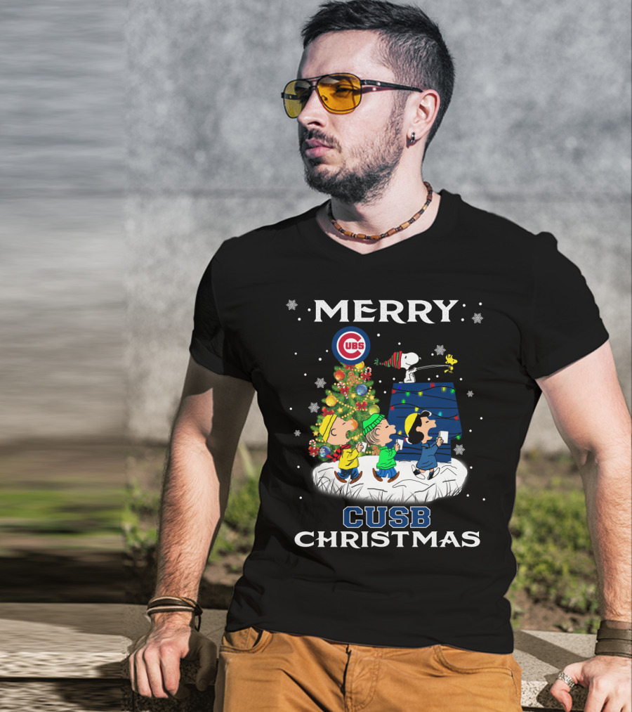 Merry Cubs Christmas With Snoopy And Peanuts Characters T-Shirt