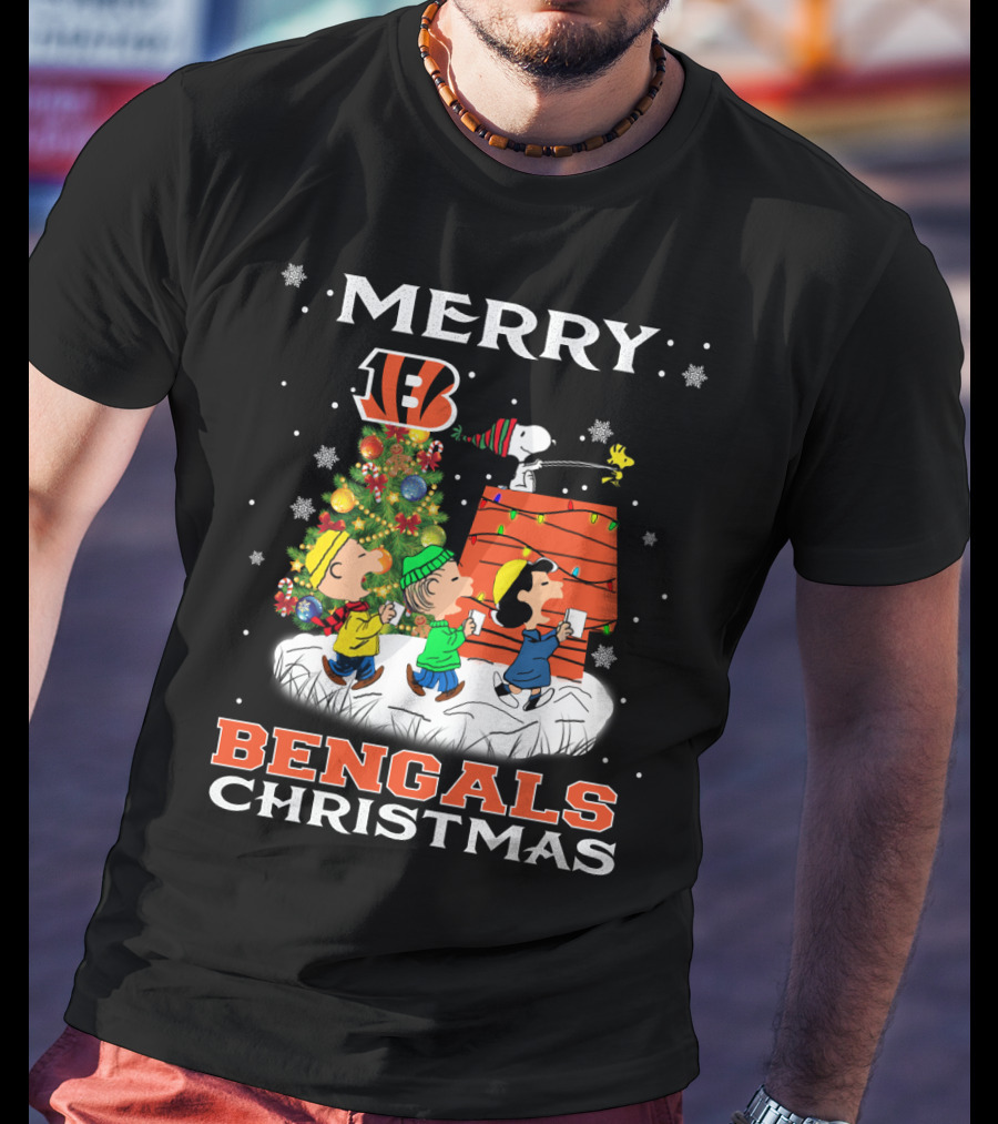 Merry Bengals Christmas For Snoopy And Peanuts Fans T-Shirt