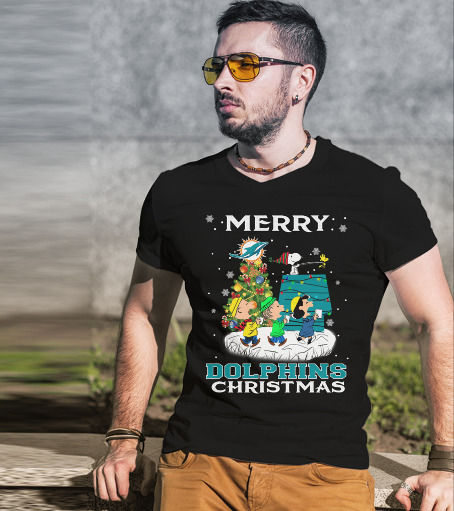 Merry Miami Dolphins Christmas With Snoopy And Woodstock Holiday Scene T-Shirt