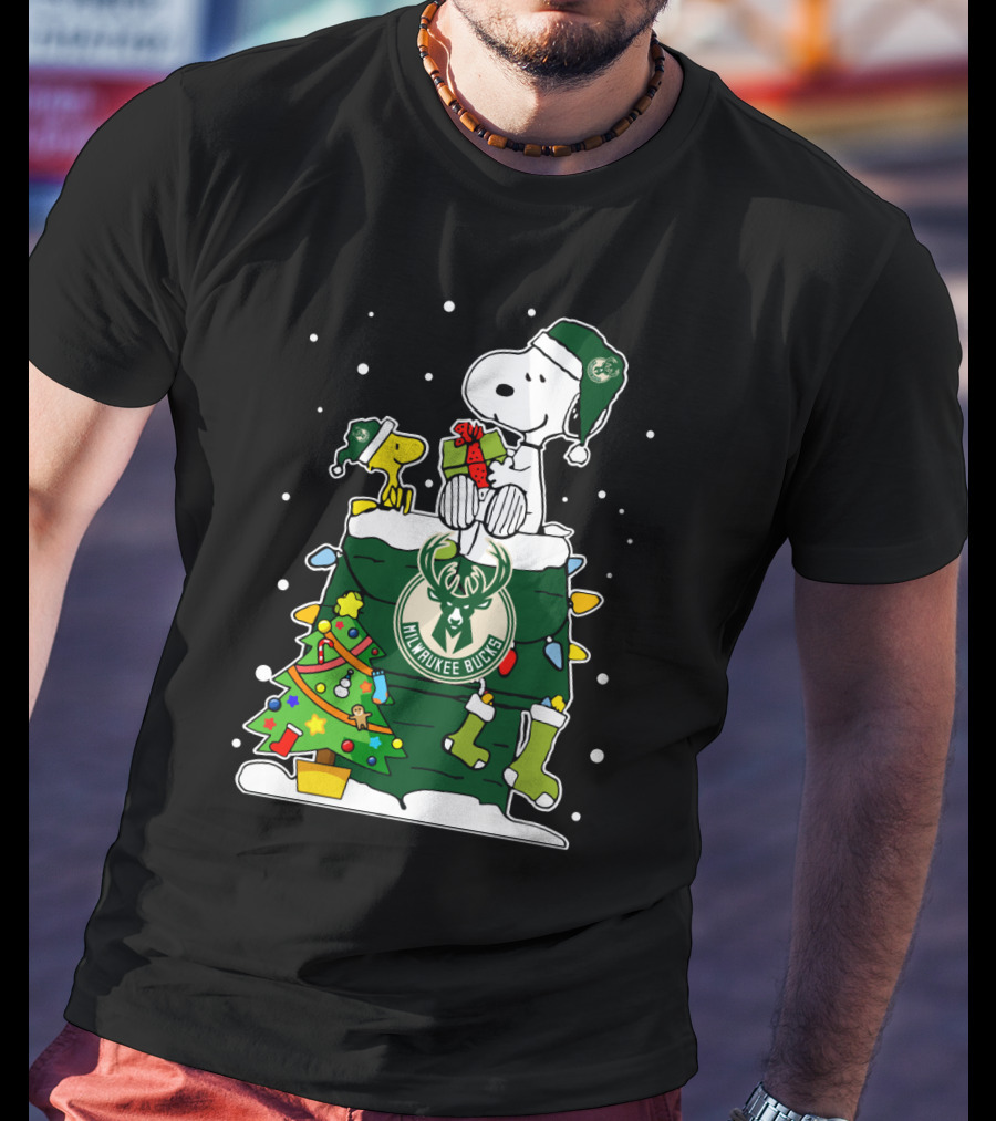 Milwaukee Bucks Christmas Snoopy And Woodstock Holiday Scene T-Shirt