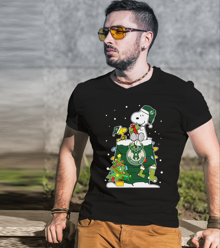 Milwaukee Bucks Christmas Snoopy And Woodstock Holiday Scene T-Shirt
