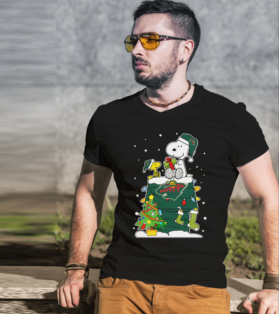 Minnesota Wild Christmas Snoopy Lover Peanuts Hockey Holiday Scene T-Shirt