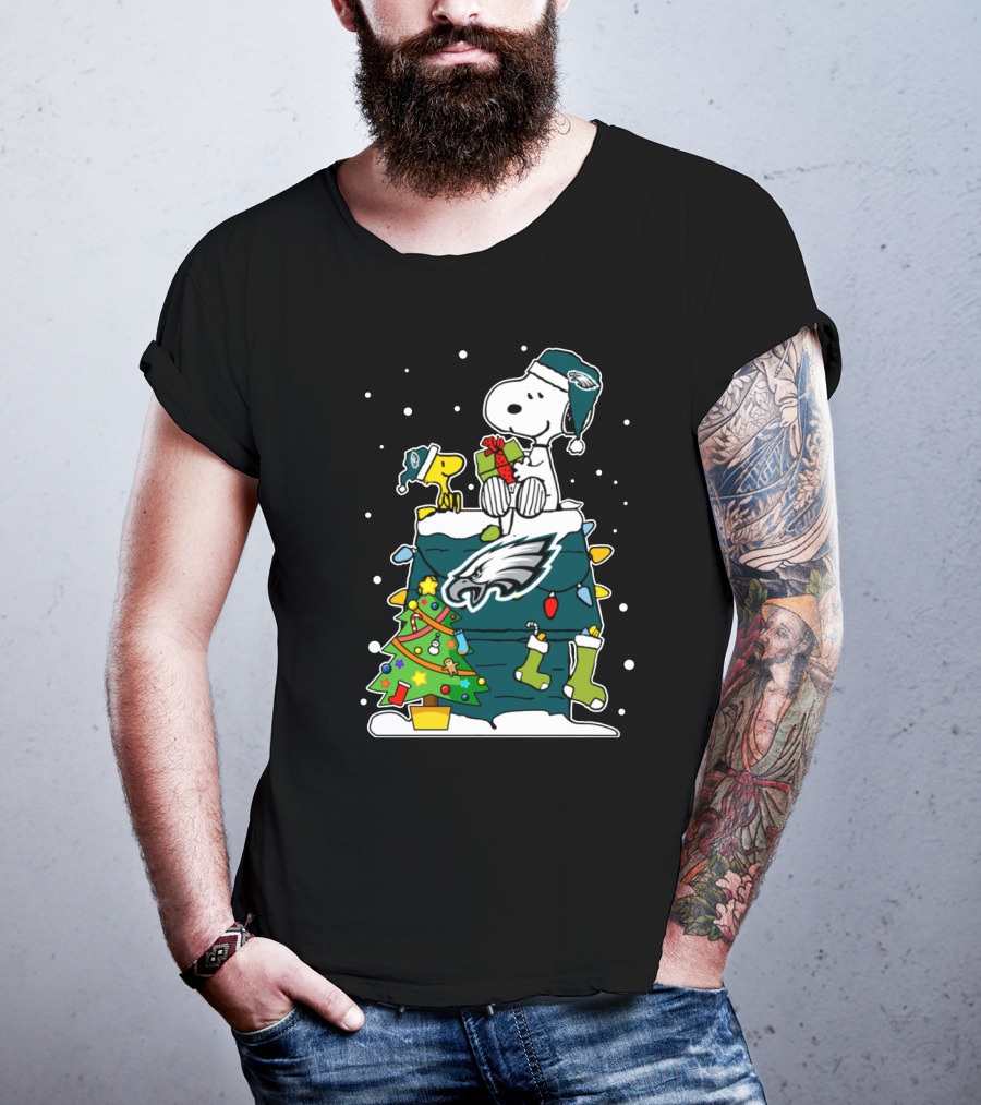 Philadelphia Eagles Snoopy Christmas Doghouse With Woodstock And Lights T-Shirt