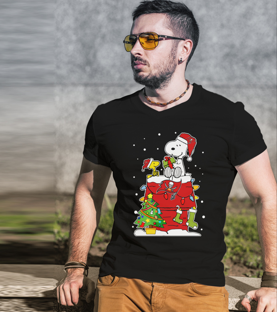 Tampa Bay Buccaneers Christmas Snoopy Peanuts Holiday Football Fan Gift T-Shirt