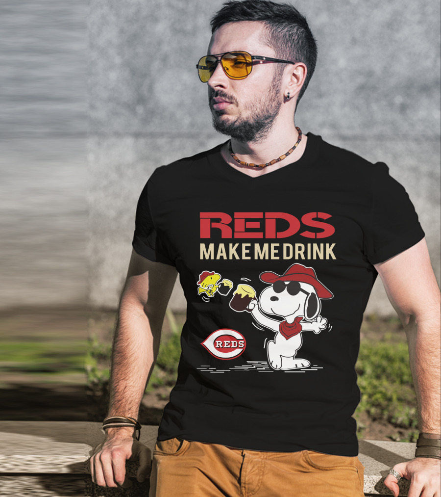 Reds Make Me Drink Snoopy Celebration For Cincinnati Reds Fans T-Shirt