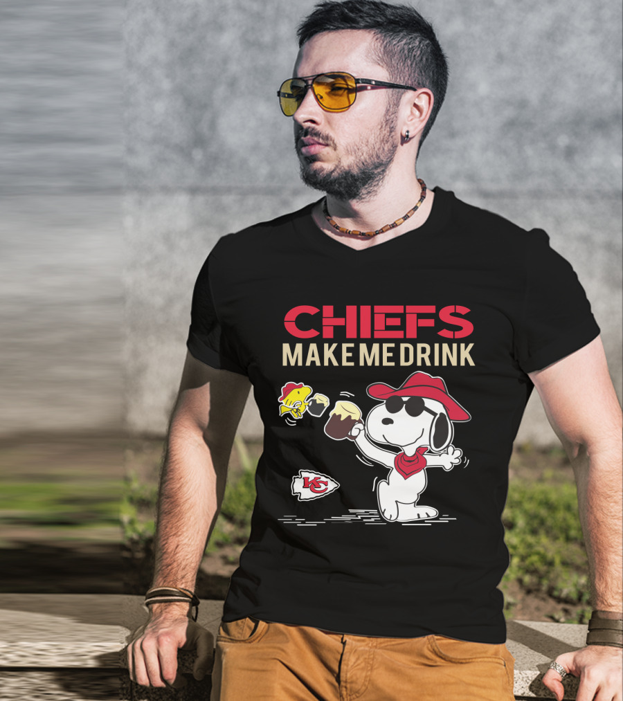 Chiefs Make Me Drink Snoopy Kansas City Chiefs Fans T-Shirt