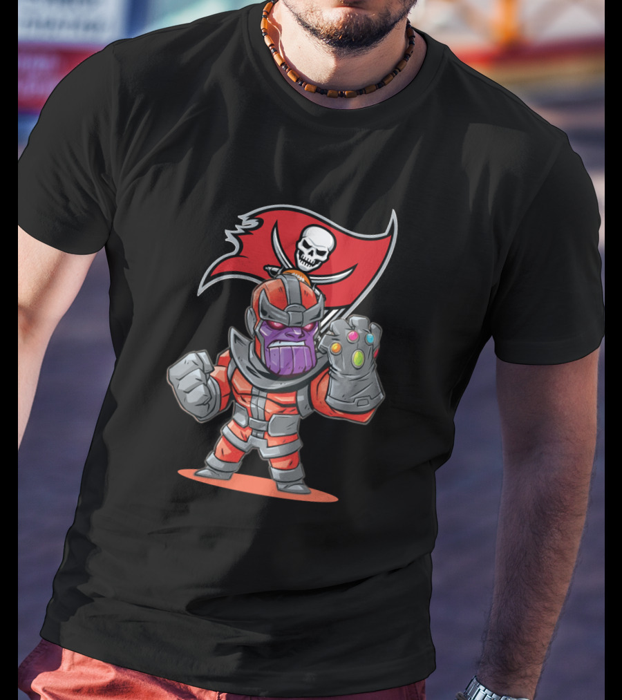 Thanos Tampa Bay Buccaneers Fans Crossover Character With Infinity Gauntlet T-Shirt
