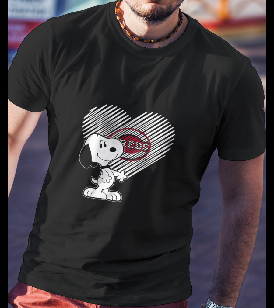Snoopy Heart Cincinnati Reds Logo In Black And White With Red Accents T-Shirt