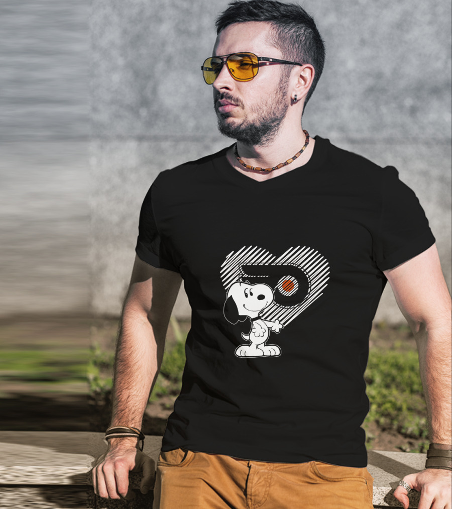Snoopy Heart Philadelphia Flyers Love Peanuts Sports Collaboration T-Shirt