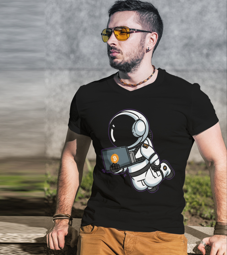 Astronaut Bitcoin To The Moon Crypto Adventure T-Shirt