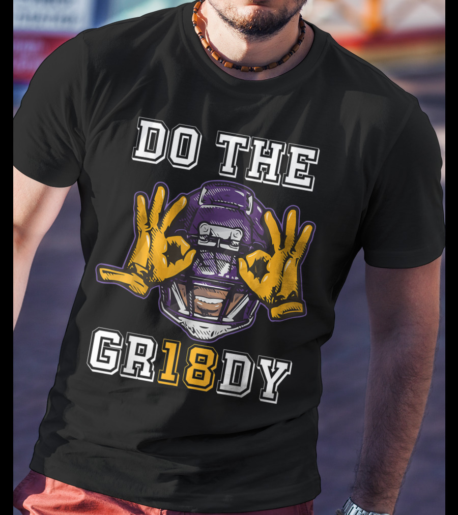 DO THE GRIDDY 18 Football Helmet Hands Gesture T-Shirt