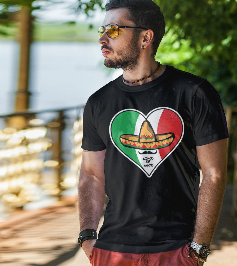 Cinco De Mayo Vintage Sombrero Heart Mexican Flag T-Shirt