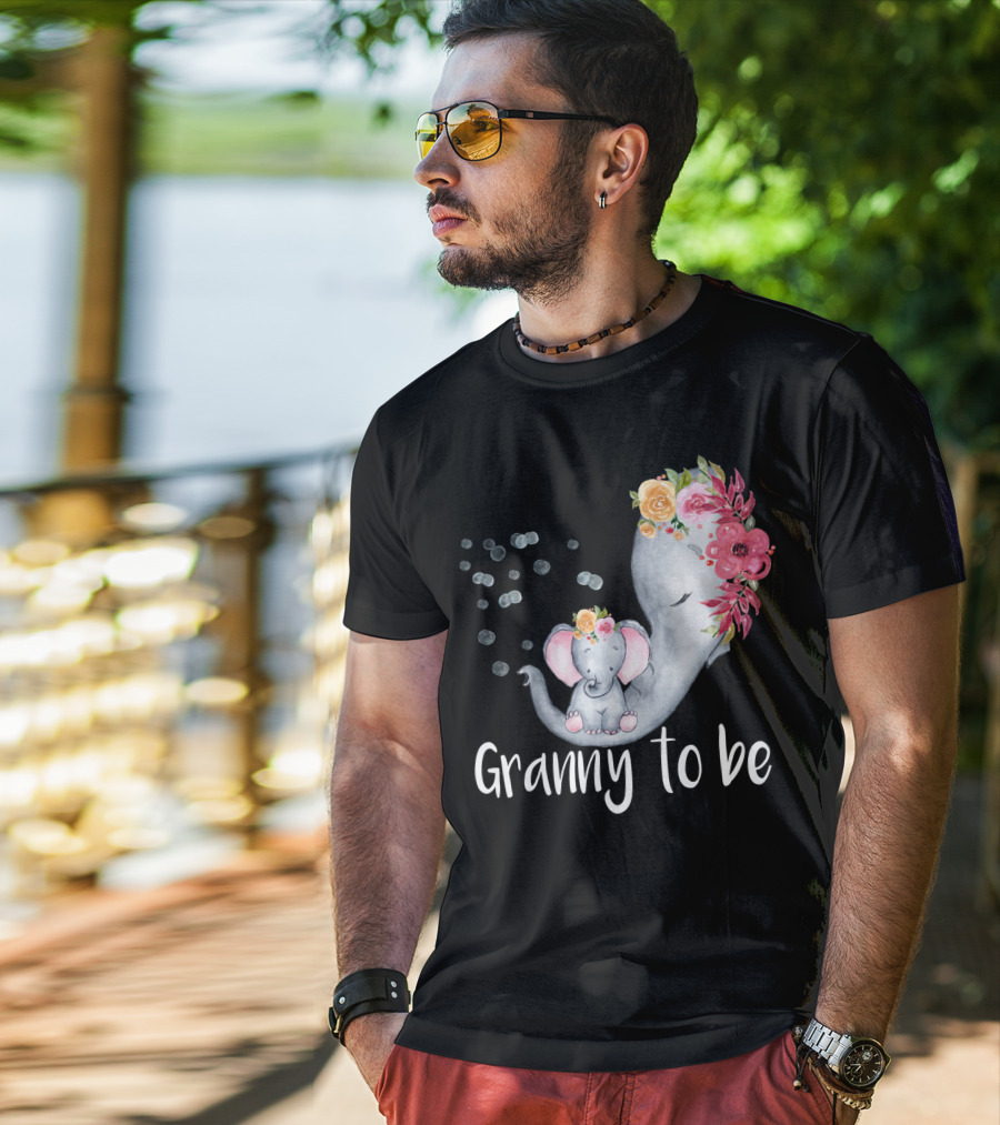 Granny To Be Elephant Baby Shower Floral For Girl T-Shirt