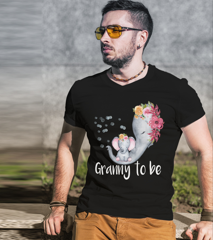 Granny To Be Elephant Baby Shower Floral For Girl T-Shirt