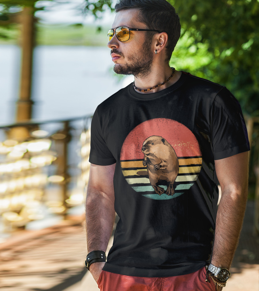 Retro Vintage Castor Nature Lover With Striped Sunset Circle T-Shirt