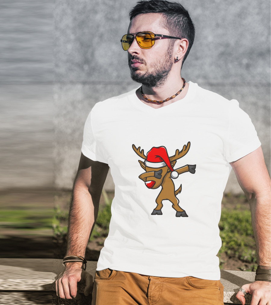 Funny Dabbing Reindeer With Santa Hat Christmas Costume T-Shirt