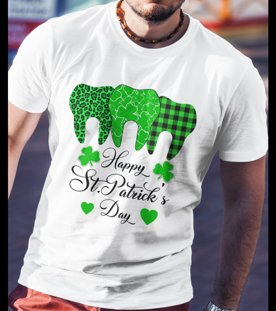 Happy St Patrick's Day Funny Dentist Clover Tooth T-Shirt