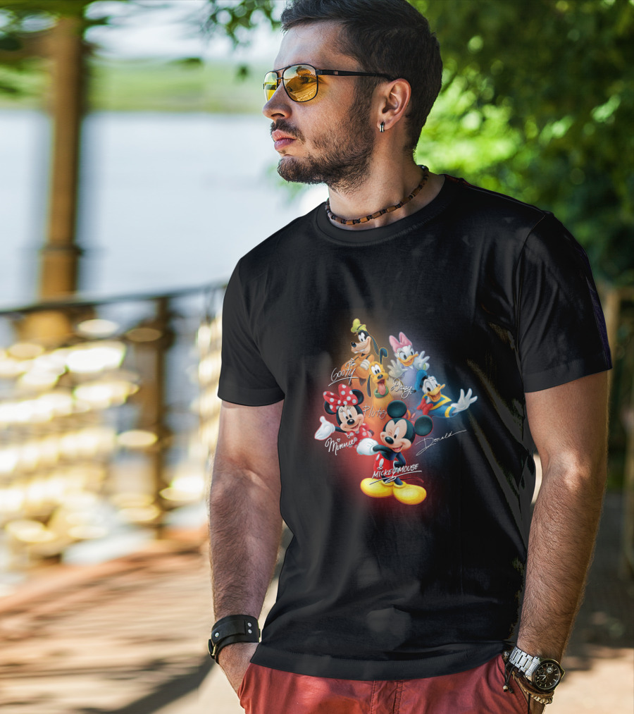 Mickey Mouse Minnie Pluto Goofy Daisy Donald Signatures T-Shirt