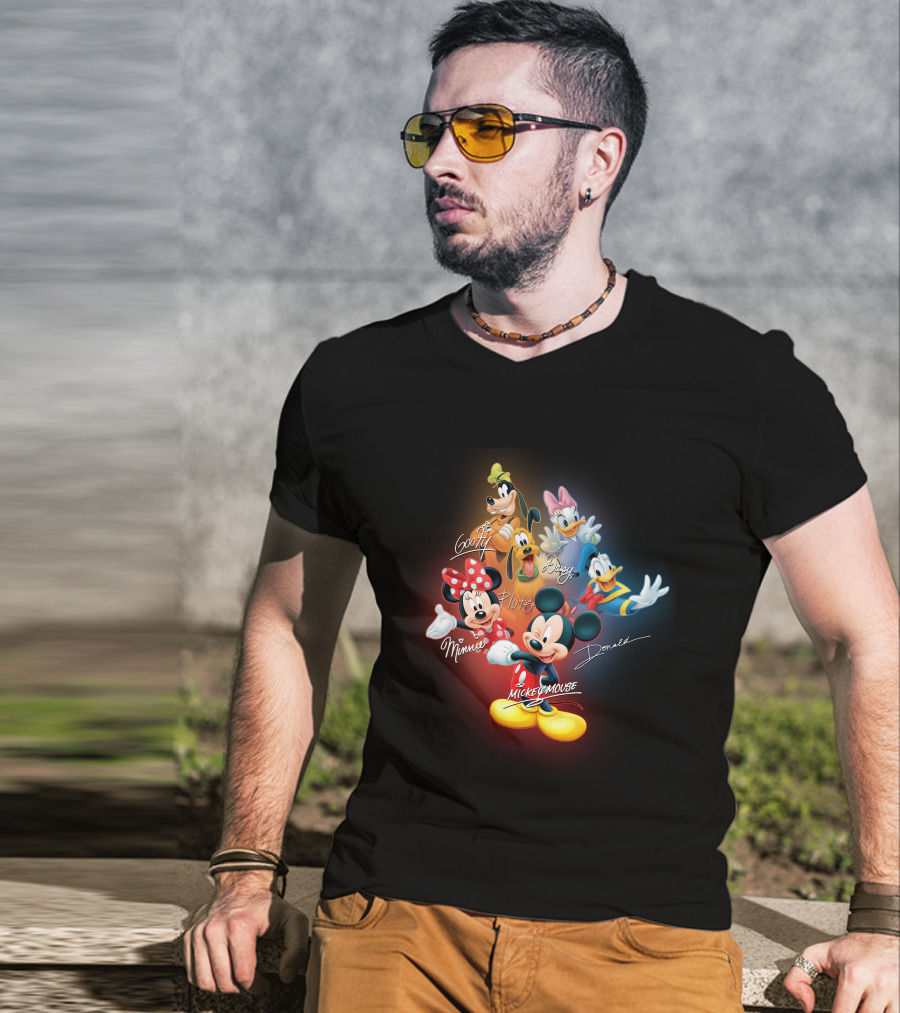 Mickey Mouse Minnie Pluto Goofy Daisy Donald Signatures T-Shirt