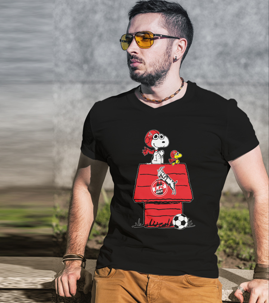 1. FC Köln Snoopy Woodhouse Soccer Scene T-Shirt