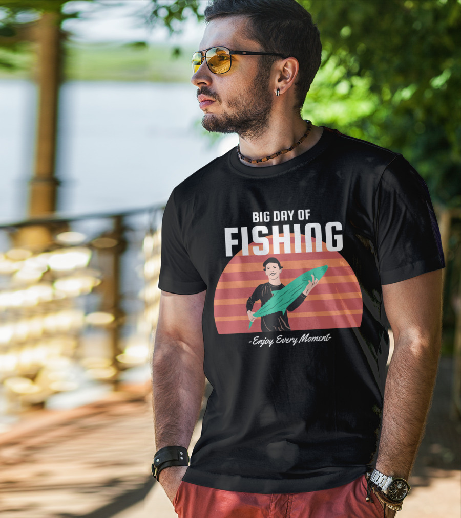 Big Day Of Fishing Enjoy Every Moment Retro Sunset Catch T-Shirt