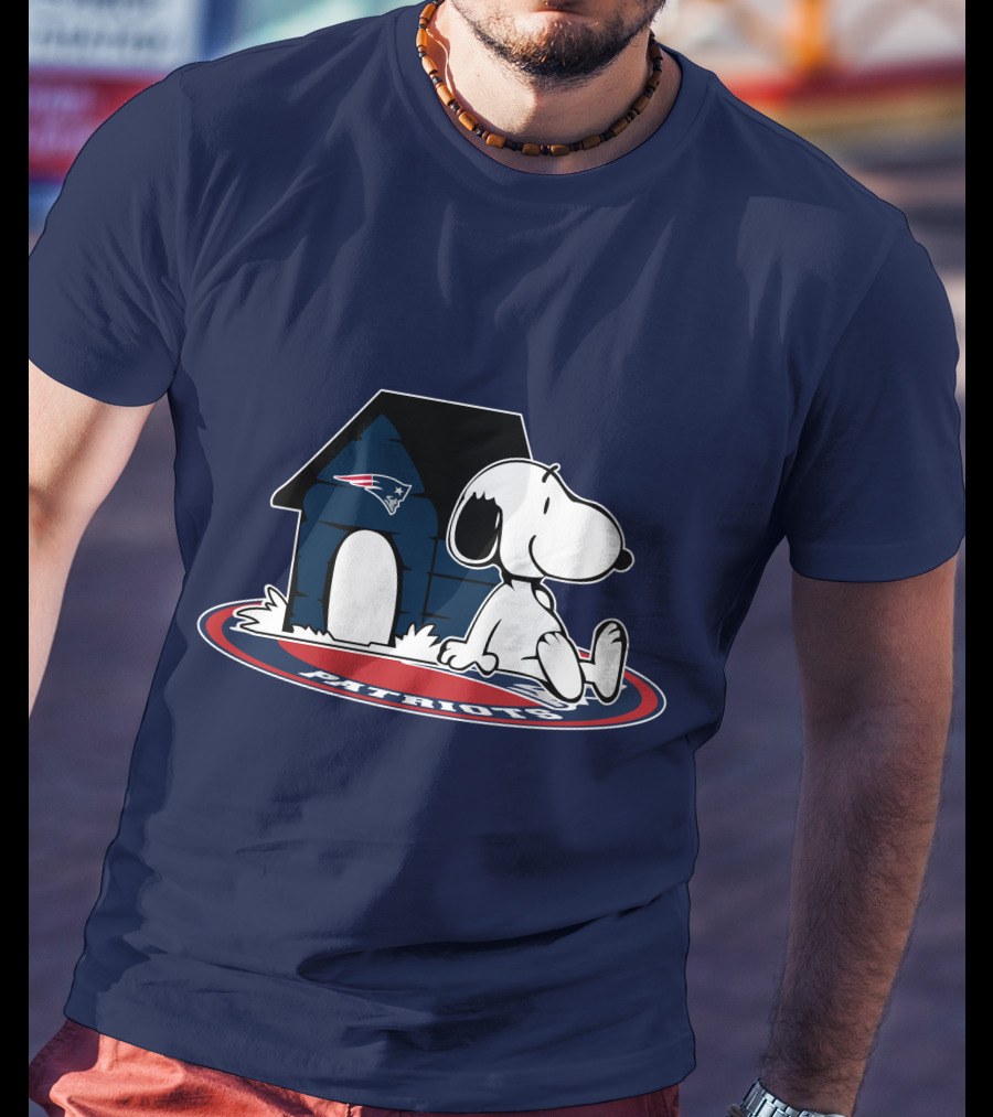 New England Patriots Football Fan Forever Snoopy House T-Shirt