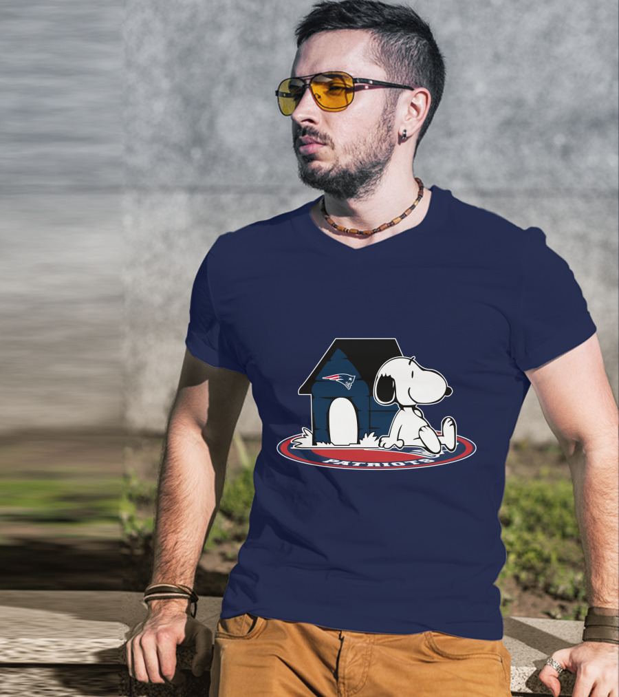 New England Patriots Football Fan Forever Snoopy House T-Shirt