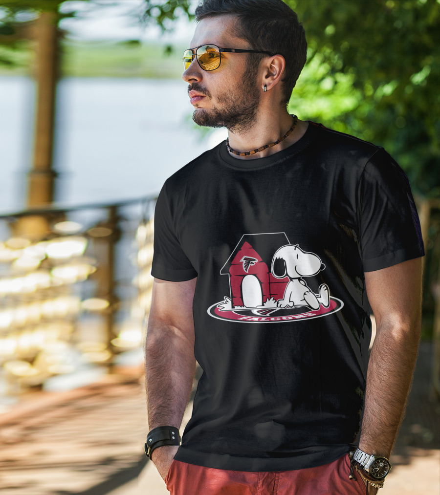 Atlanta Falcons Snoopy Doghouse Fan Forever T-Shirt