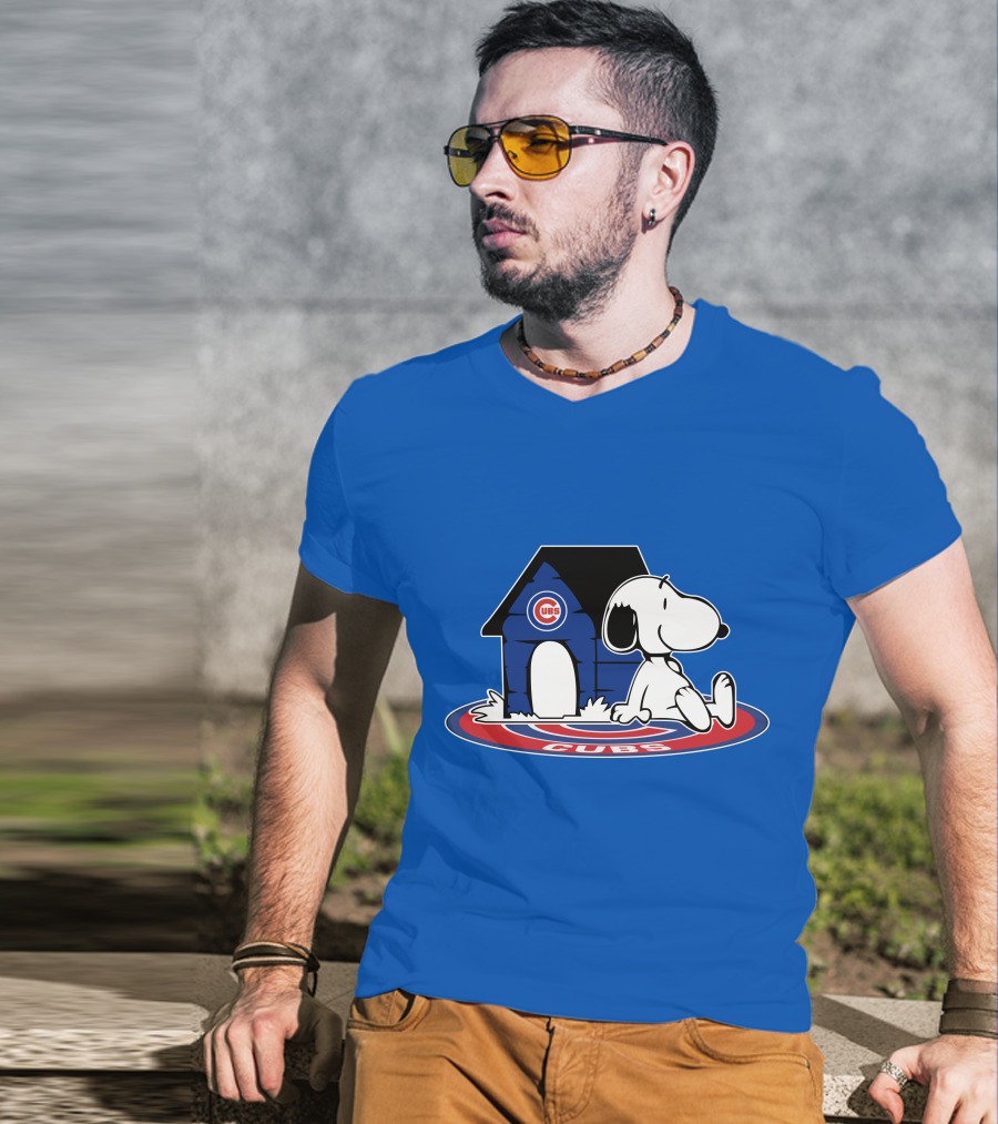 Chicago Cubs Snoopy Fan Forever T-Shirt