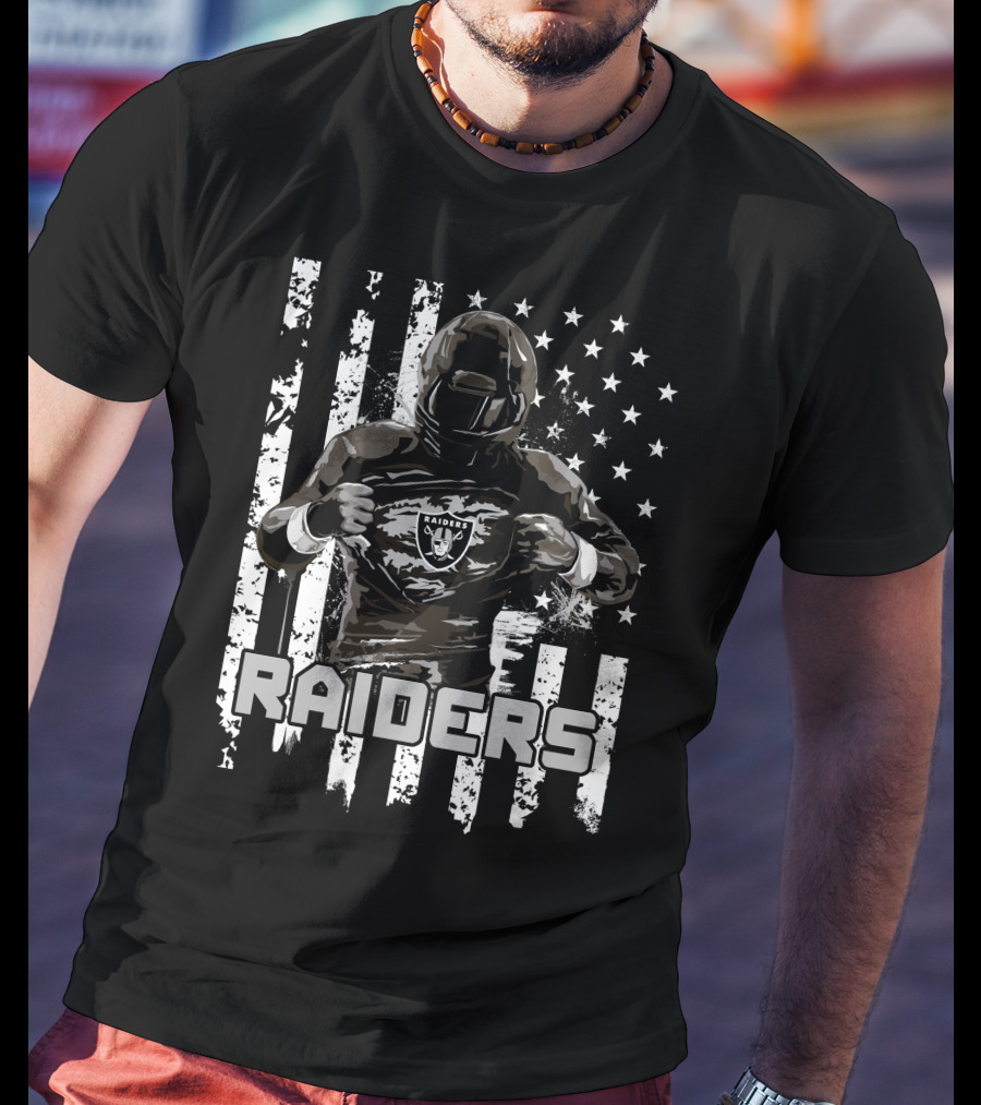 Las Vegas Raiders Player With American Flag Background T-Shirt