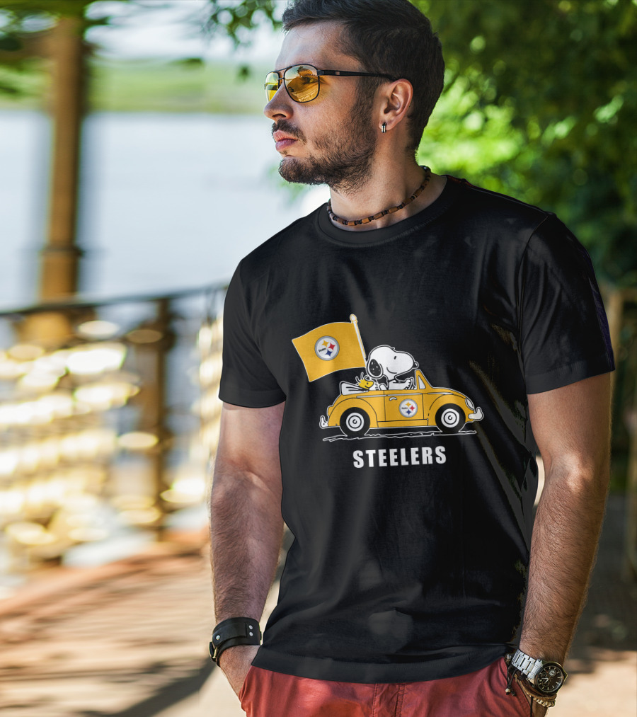 Pittsburgh Steelers Snoopy Driving Yellow Car With Flag T-Shirt