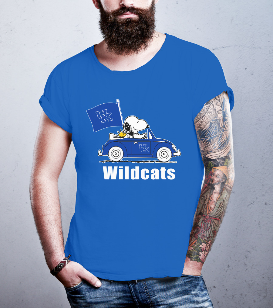 Snoopy Driving Kentucky Wildcats Car With Woodstock And UK Flag T-Shirt