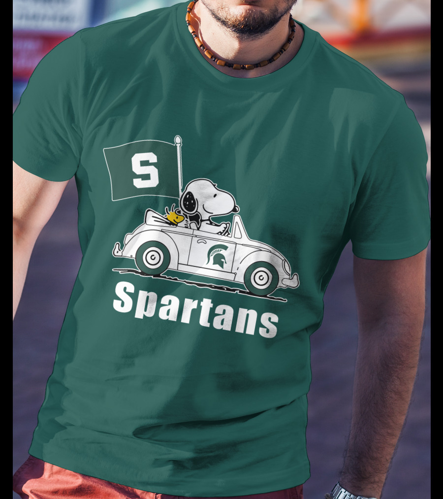 Snoopy Driving With Michigan State Spartans Flag T-Shirt