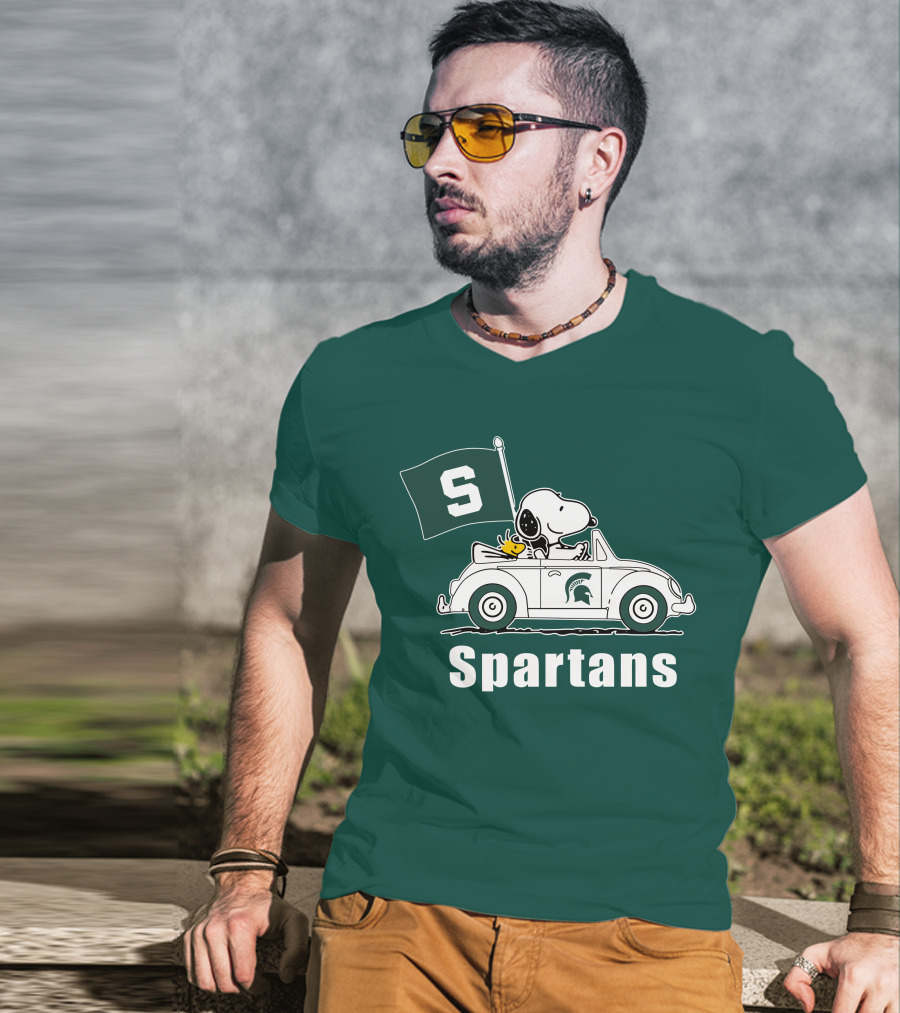 Snoopy Driving With Michigan State Spartans Flag T-Shirt