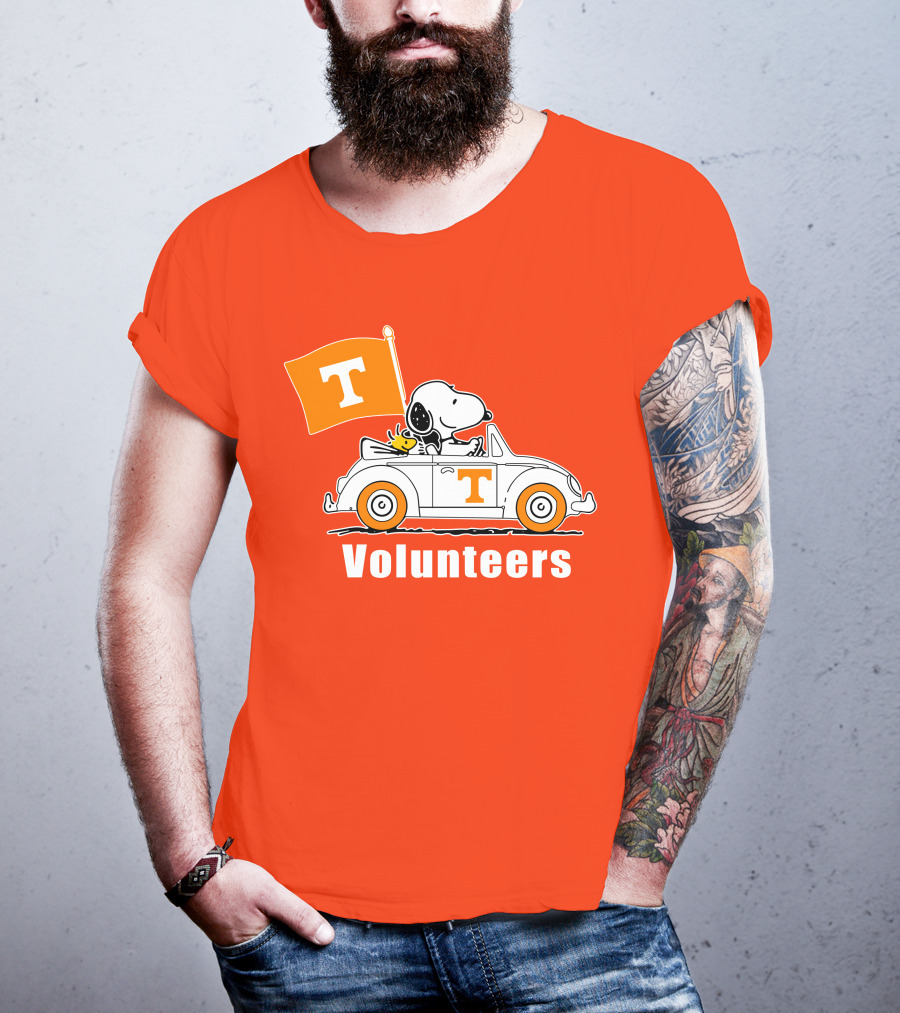 Tennessee Volunteers Snoopy Driving With T Flag T-Shirt