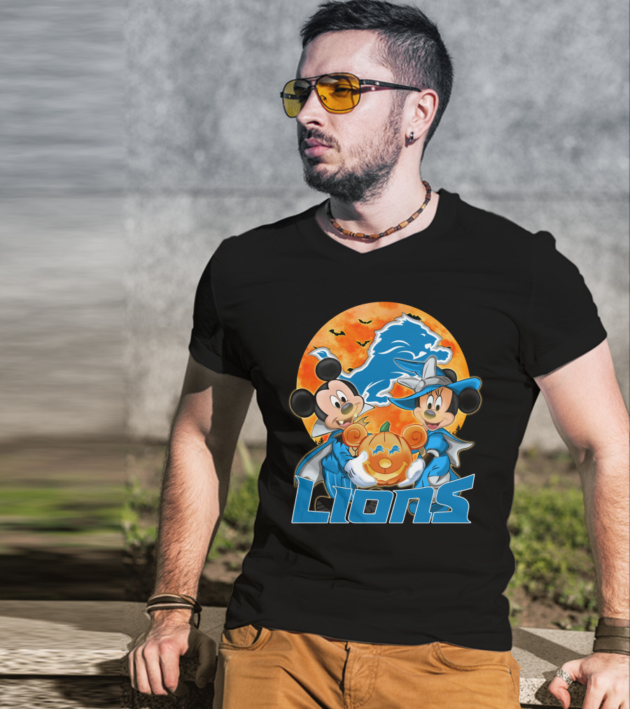 Detroit Lions Mickey Mouse And Minnie Mouse Halloween Pumpkin T-Shirt