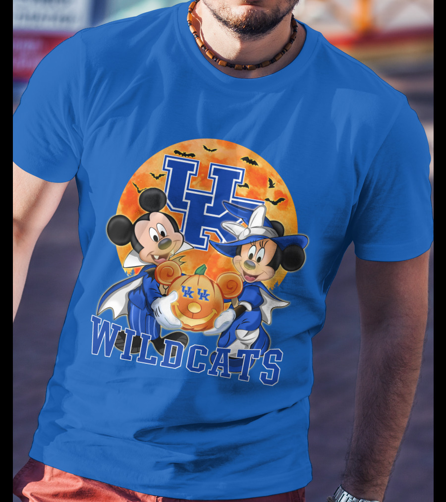 Kentucky Wildcats Mickey Mouse Minnie Mouse Halloween Moon Pumpkin T-Shirt