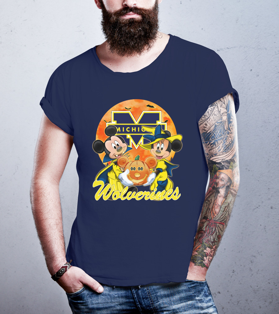 Michigan Wolverines Mickey And Minnie Mouse Halloween Pumpkin T-Shirt