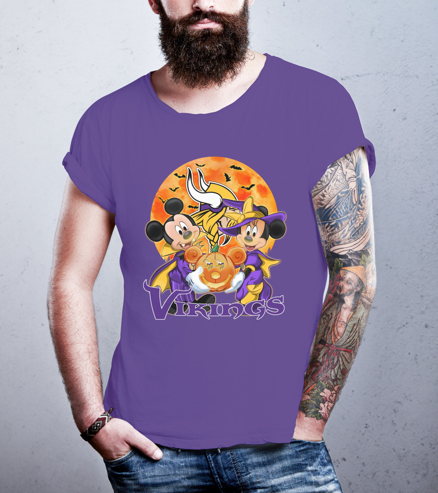 Vikings Halloween Mickey Mouse And Minnie Mouse Football Pumpkin T-Shirt