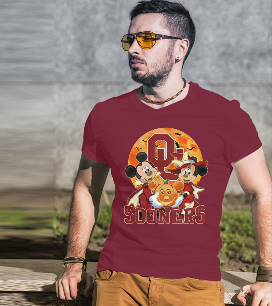Oklahoma Sooners Mickey Mouse And Minnie Mouse Halloween Pumpkin Moon Bats T-Shirt