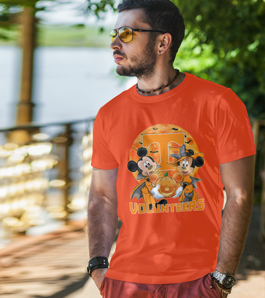 Tennessee Volunteers Mickey And Minnie Halloween Pumpkin T-Shirt