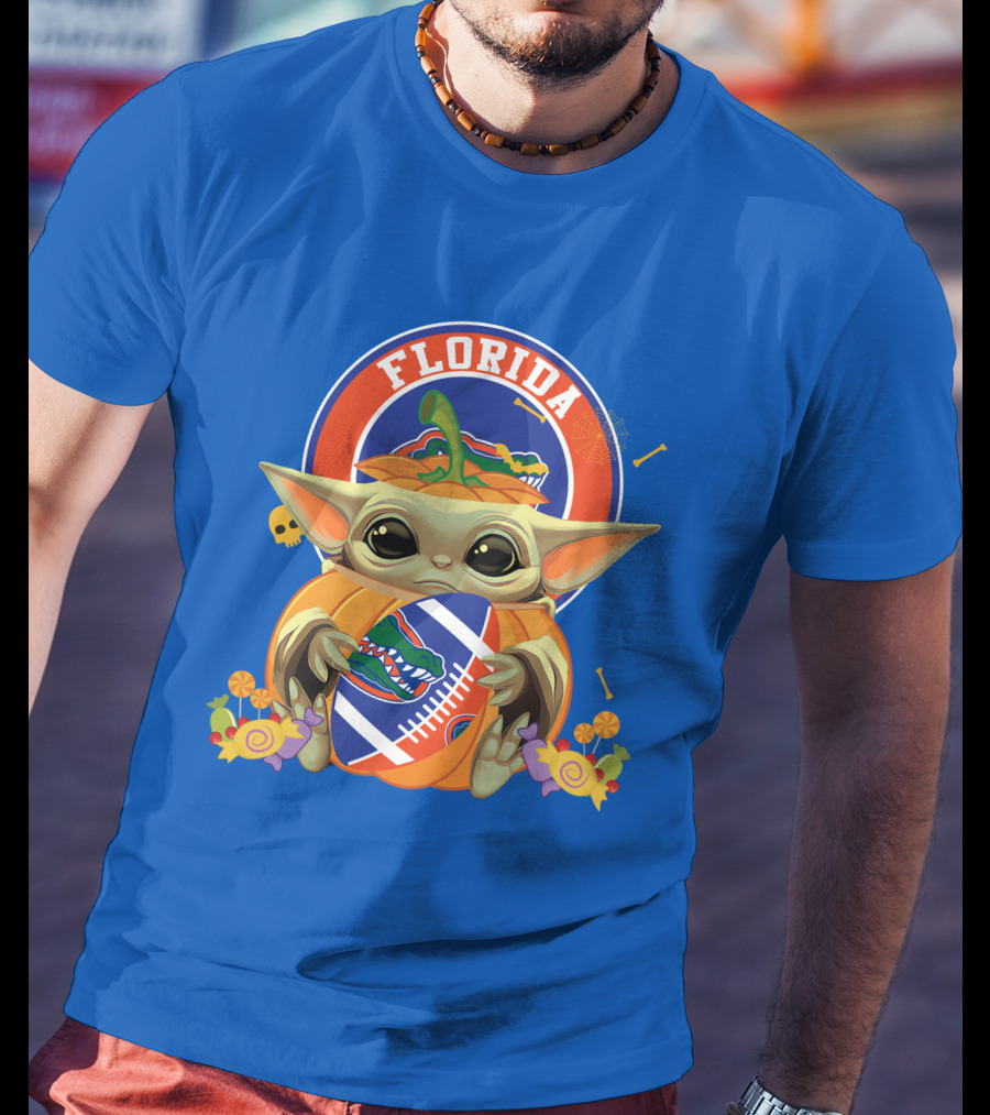 Florida Gators Halloween Pumpkin Baby Yoda Hug Football T-Shirt