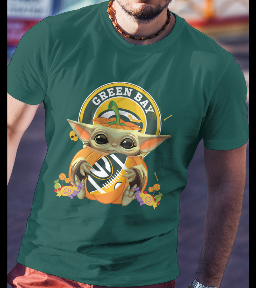 Halloween Pumpkin Baby Yoda Hug Green Bay Packers T-Shirt