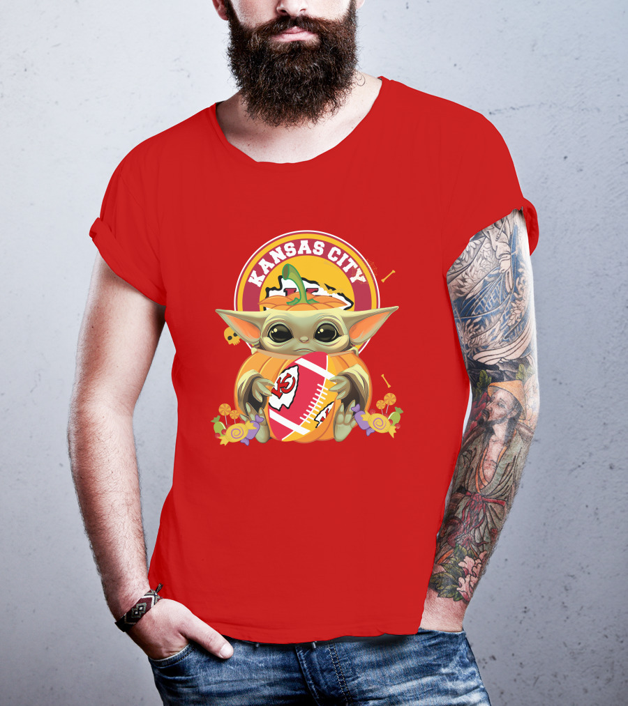 Halloween Pumpkin Baby Yoda Kansas City Chiefs Football Hug T-Shirt