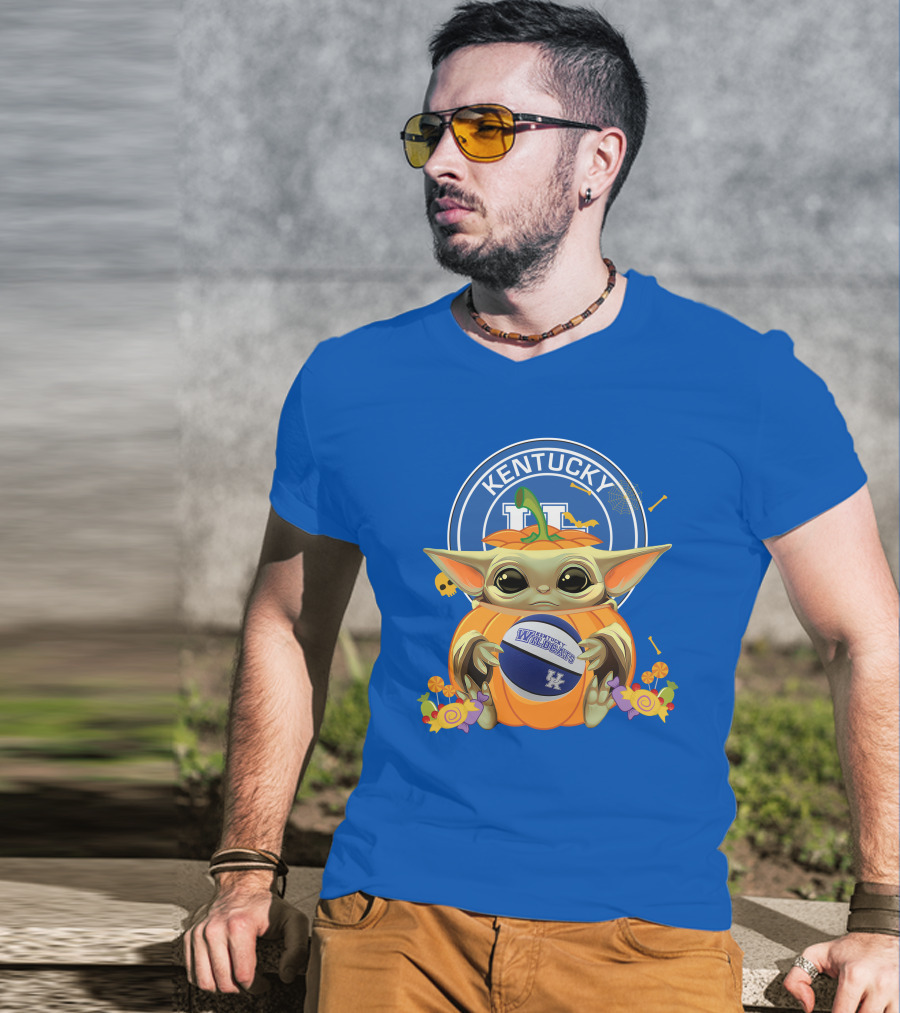 Halloween Pumpkin Baby Yoda Hug Kentucky Wildcats Basketball T-Shirt